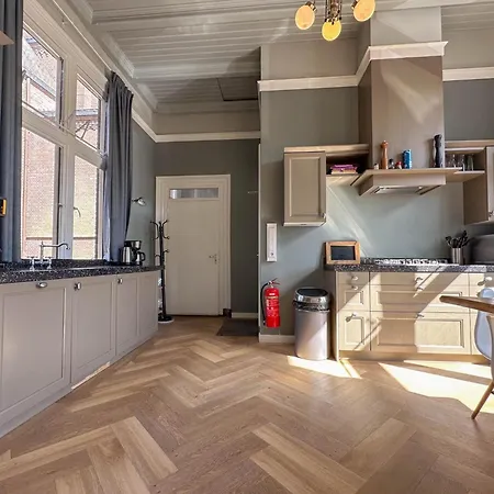 Ferienhaus Combi Grote En Kleine Weeshuis Enkhuizen