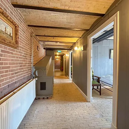 Combi Grote En Kleine Weeshuis