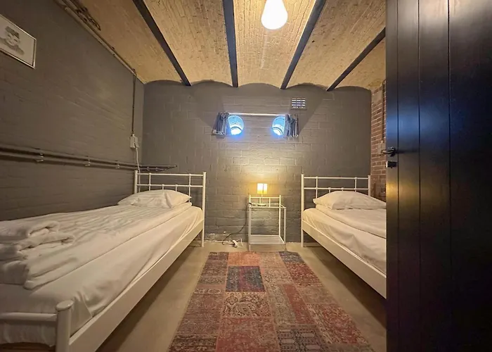 Combi Grote En Kleine Weeshuis * Enkhuizen