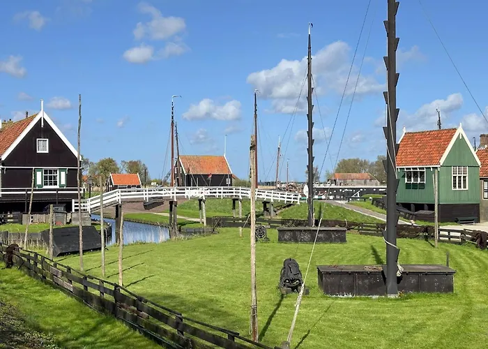 Combi Grote En Kleine Weeshuis *