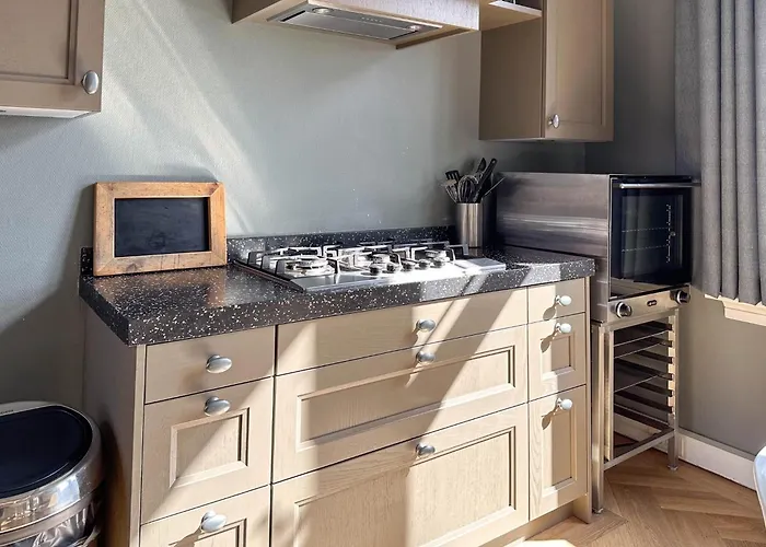 Combi Grote En Kleine Weeshuis * Enkhuizen