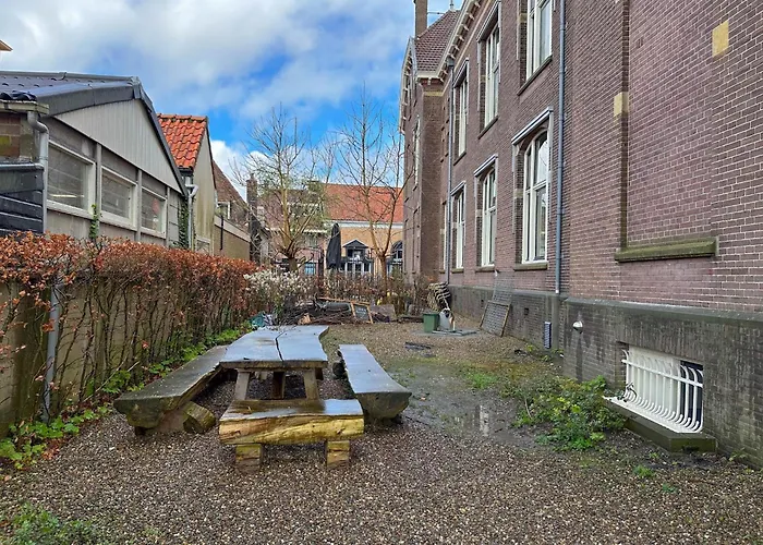 Hébergement de vacances Combi Grote En Kleine Weeshuis Enkhuizen